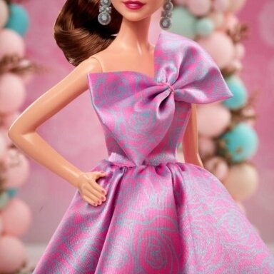 Kolekcinė Barbie lėlė su rožine suknele Kolekcinė Barbie lėlė su rožine suknele
