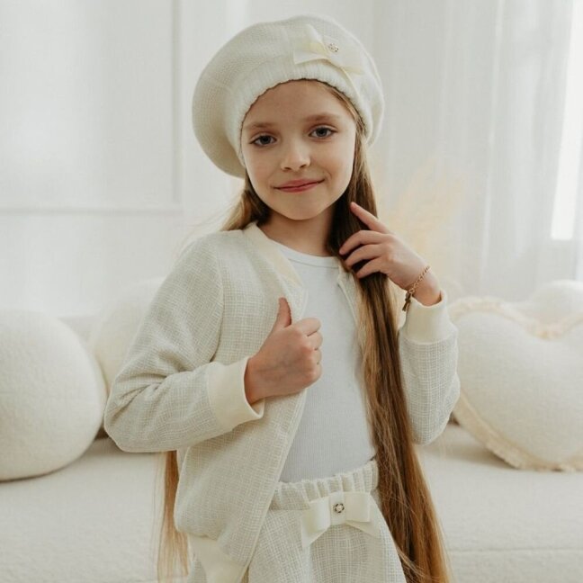 Girls knitted beret with fur pom pom Jamiks Kathrine ivory 1