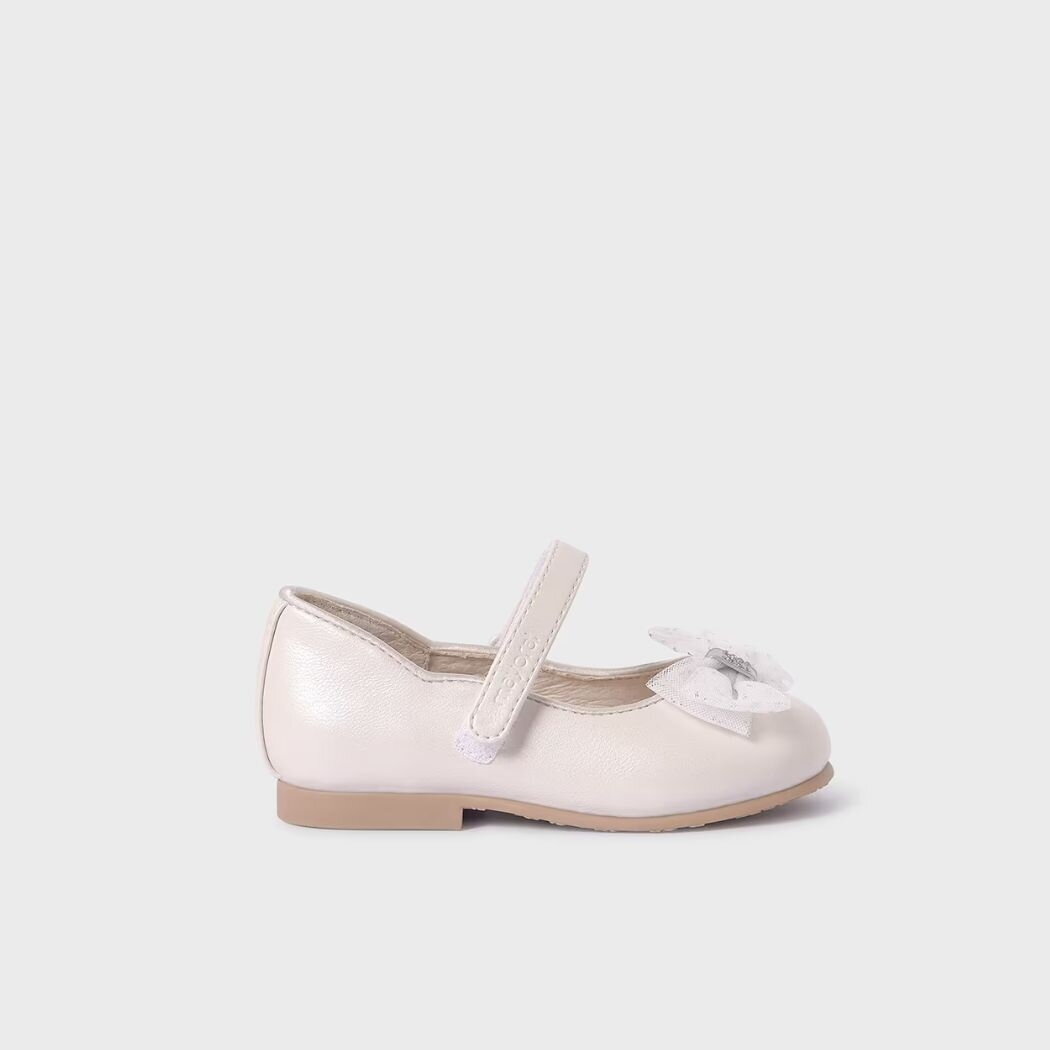 Girls ivory faux leather bow pumps Mayoral 41537 5 Girls ivory faux leather bow pumps Mayoral 41537 5